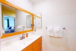 Towels - Updated Ground-floor Condo with On-site Pool, Hot Tub, Sauna, & Tennis Courts (Mammoth Lakes)
