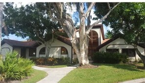 Exterior - New kitchen  First Floor 2/2 Near IMG Beach (Bradenton)