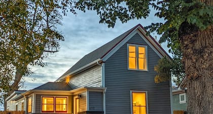 Downtown, beautifully remodeled entire home