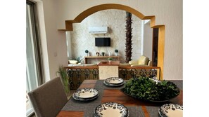 Dining - Located in the Luxury Downtown of Cancun, downtown (Cancun)