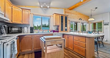 Stanley Stays - The Ponderosa Pine Cabin