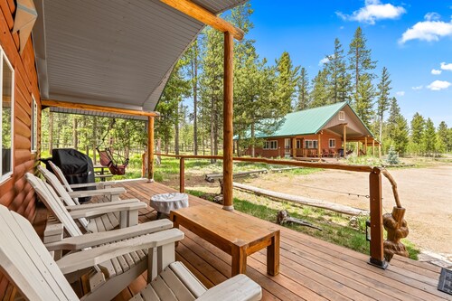 Stanley Stays - The Ponderosa Pine Cabin