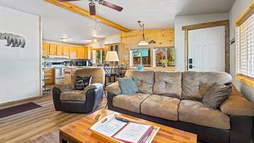 Smart TV, DVD player, books, stereo