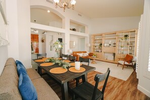 Interior - Entire Home in Paradise Valley Village - magic zip code! (Scottsdale)