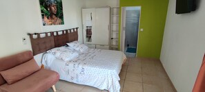 1 makuuhuone, silitysrauta/-lauta, ilmainen Wi-Fi, vuodevaatteet