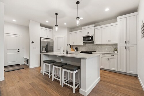 The Grey Havens-stunning new build family friendly with a laid back beach vibe. 