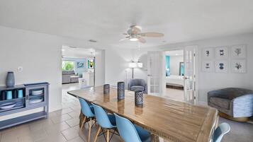 5 chambres, fer et planche à repasser, lit parapluie, Wi-Fi gratuit