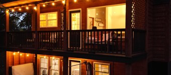 Exquisite views of Shawnee National Forest seen from a private, covered hot tub.