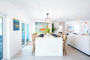Dining - Waterfront Paradise at 456 Waterway Home – Heated Pool, Dock, Kayaks & Walk to Beach (Indian Rocks Beach)