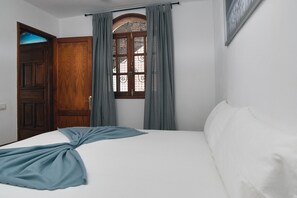 1 bedroom, free WiFi, bed sheets