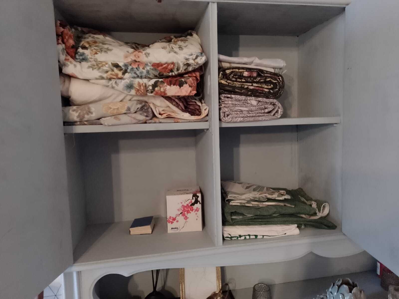 1 Schlafzimmer, Zimmersafe, Schreibtisch, Bügeleisen/Bügelbrett