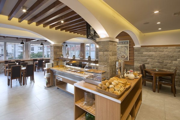 Restaurant - Villa Ljubanovic (Budva)