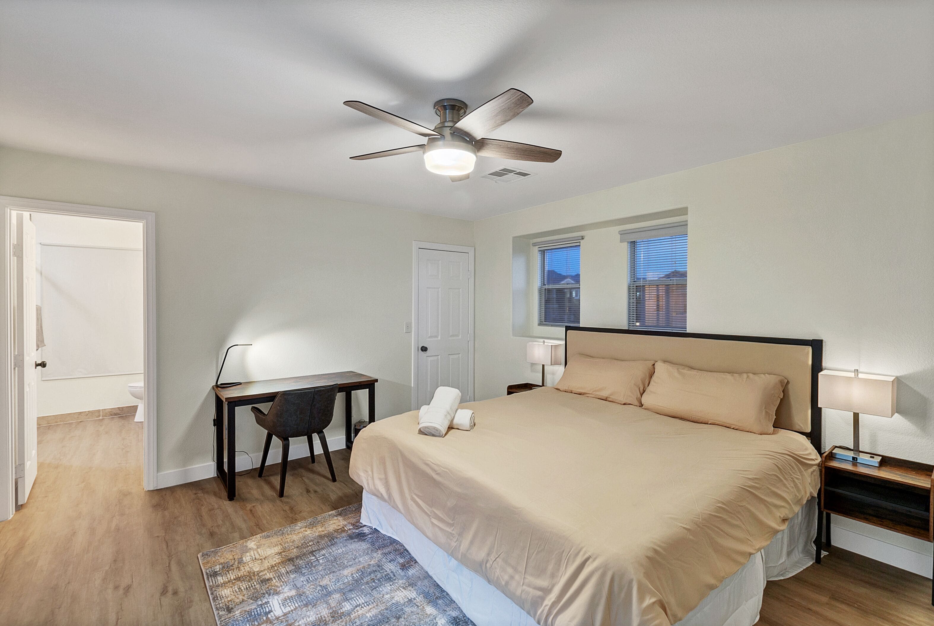 Superhost 5 star 3 Bedroom 2.5 Bathroom Townhouse