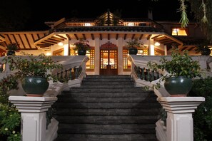 Exterior - Uzhupud Garden Hotel & lodge (Paute)