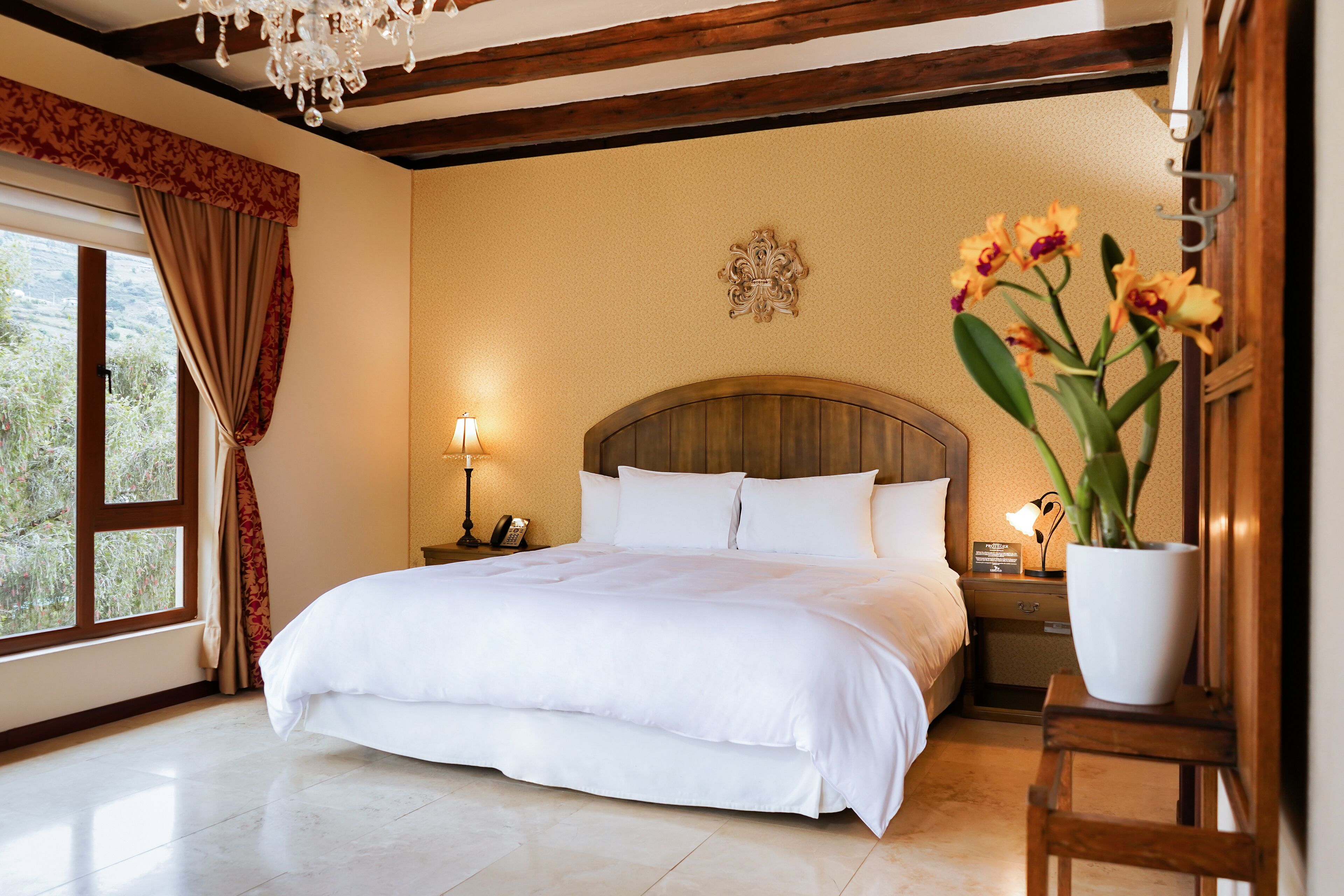 Individually decorated, iron/ironing board, free WiFi, bed sheets