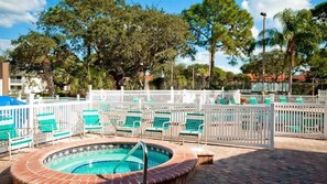 Outdoor pool, a heated pool - Cozy ,Fast WiFi ,King size bed,Near IMG,Beach (bradenton)