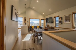 智能电视、音乐库、立体声音响