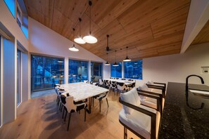 Chalé superluxo | Sala de jantar