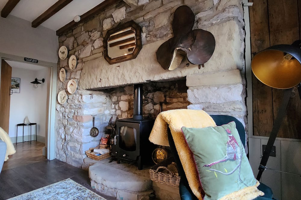 3 Penllan Cottages - Flint