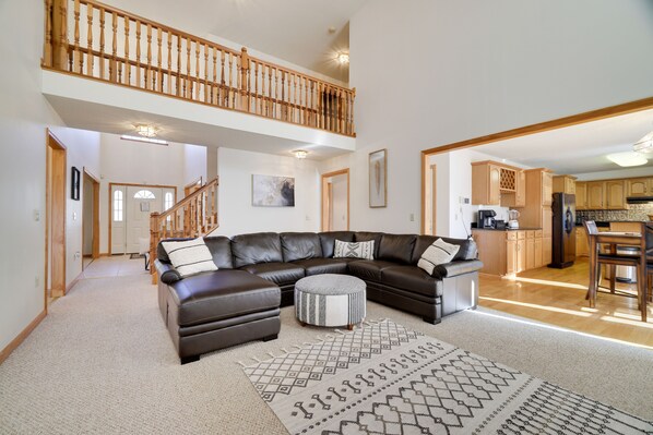 TV connectée, cheminée, jeux vidéo, lecteur de DVD