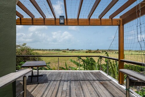 La Mer de Canne" Villa Standing Evasion Ivoire Rendezvous in the tropics!