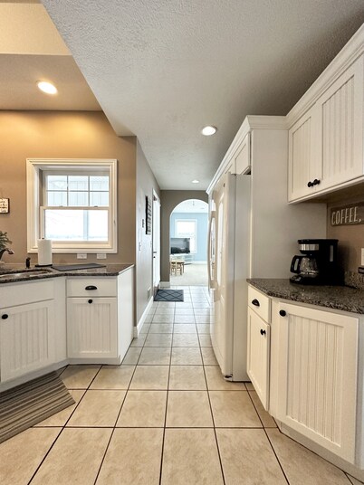 Beautiful Lakefront Home- Crooked Lk-Petoskey/Harbor Springs/Nubs- boat/bike/ski
