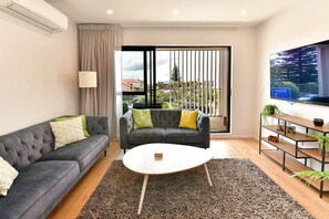 Smart TV - Ocean View Retreat - Orewa Beach (Auckland)