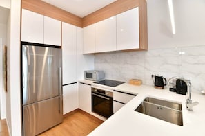Fridge, microwave, oven, stovetop