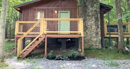 Creekside Couple's Retreat at Cool Waters