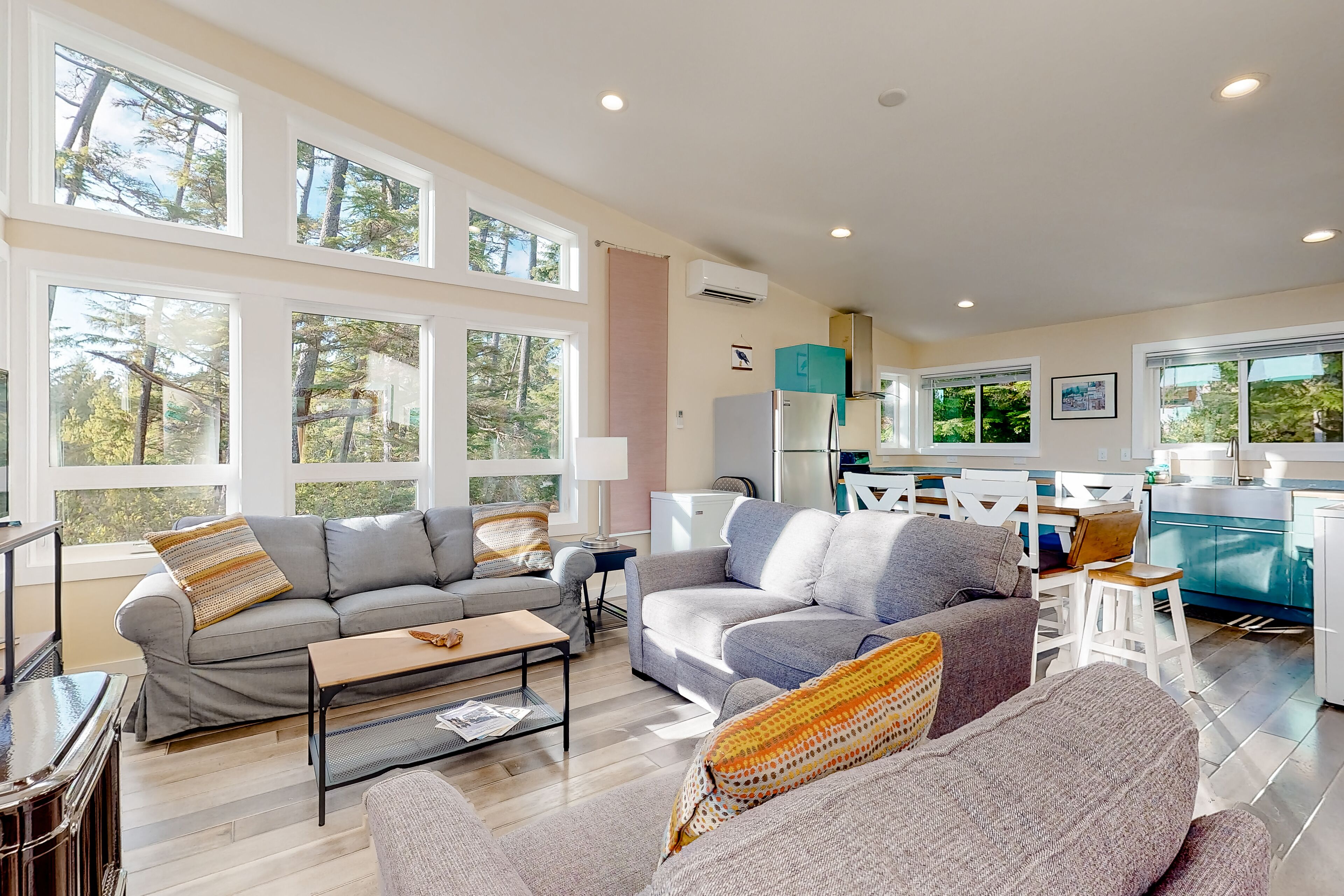 Télévision, cheminée