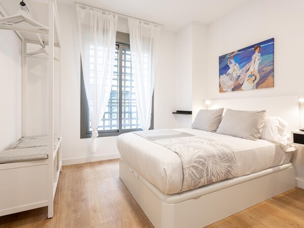 2 bedrooms, iron/ironing board, travel crib, free WiFi