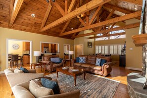 Flat-screen TV, fireplace, table football, ping pong