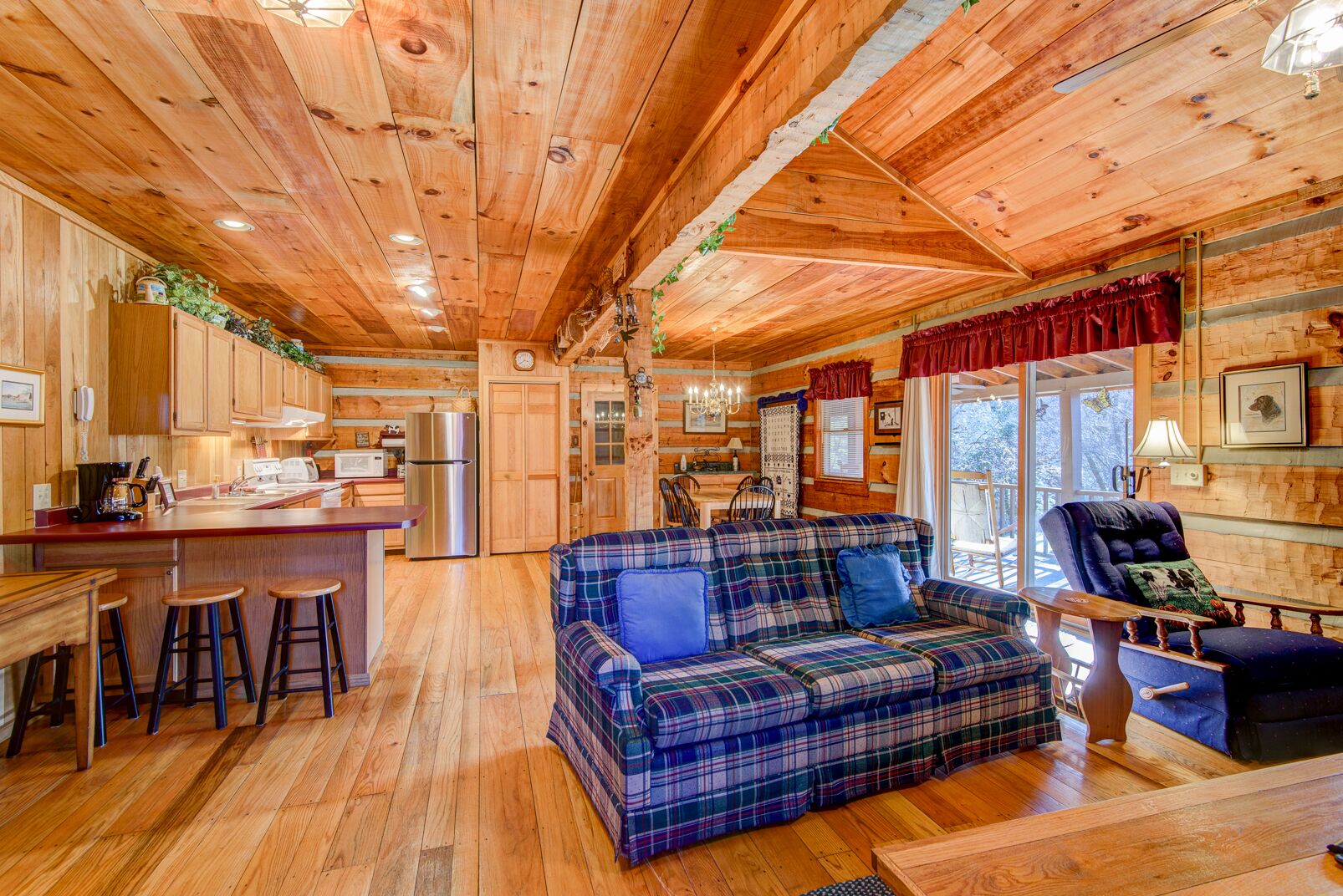 Televisie en een open haard