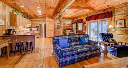 On The River: Dog Friendly Cabin in Valle Crucis | Amazing River Frontage!