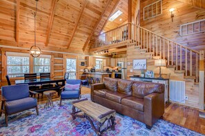 Televisión y chimenea 