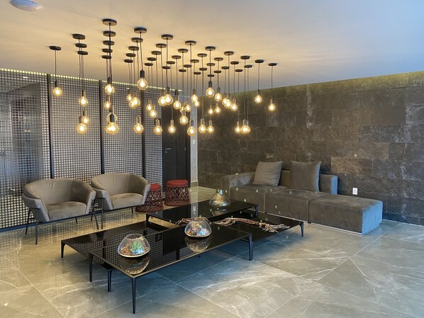 ฝ่ายต้อนรับ