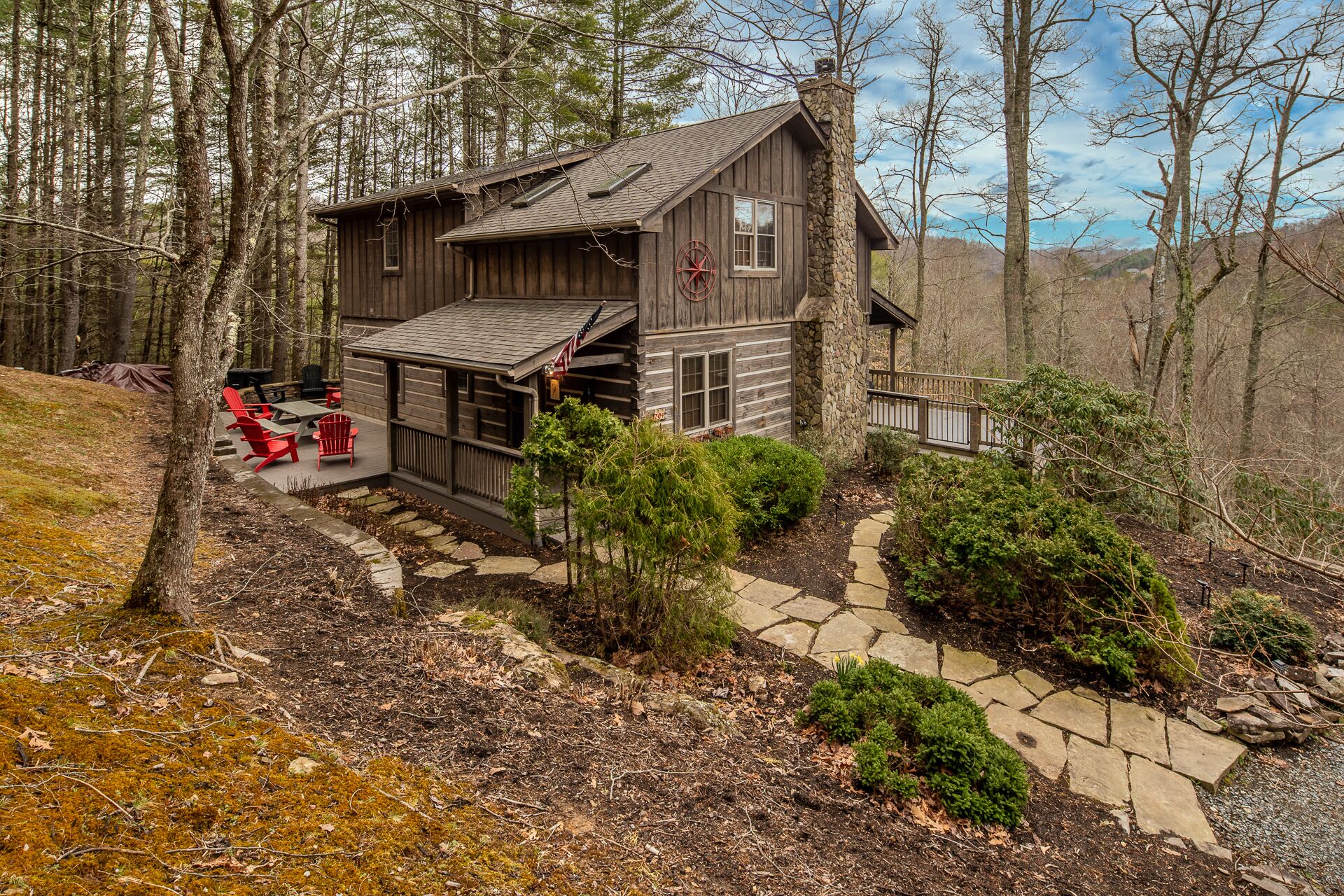 Cozy Cabin - Adorable log cabin near Valle Crucis with picnic table, firepit, & seasonal views!