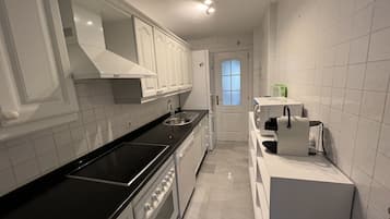 Réfrigérateur, micro-ondes, four, lave-vaisselle