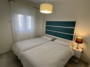 2 quartos, ferros/tábuas de passar roupa, Wi-Fi de cortesia