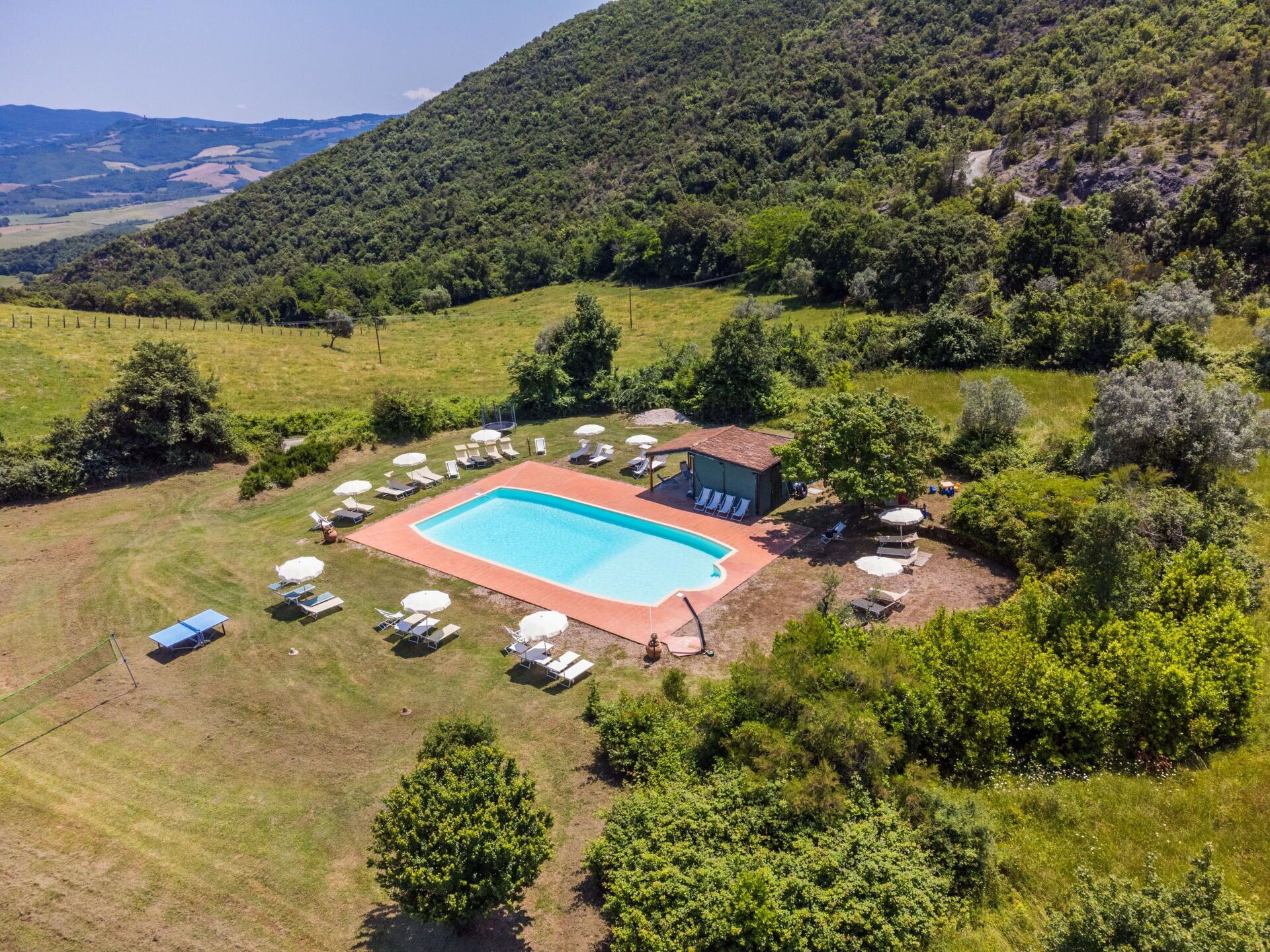 Lovely apartment in villa with pool, WIFI, TV, patio, pets allowed, panoramic view and parking