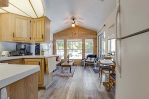Interior - Minimalist Hideaway | WiFi, BBQ, Smart TV (Packwood)