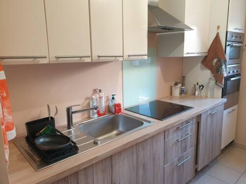 Beautiful 3-Bed Apartment in Saint-Denis Paris