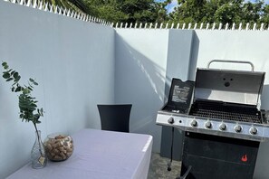 屋外ダイニングエリア