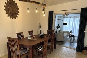 Interior - 3 Bed Villa Sleeps 5 with Pets & Enclosed Garden (Brakkeput Meimei)