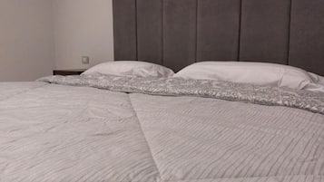 1 camera, una scrivania, Wi-Fi gratuito, lenzuola