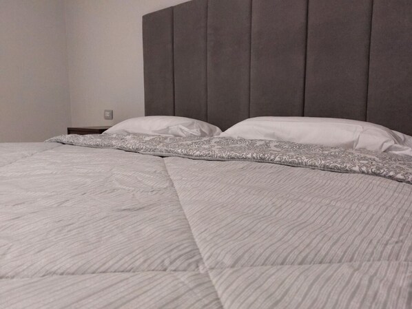1 bedroom, desk, free WiFi, bed sheets