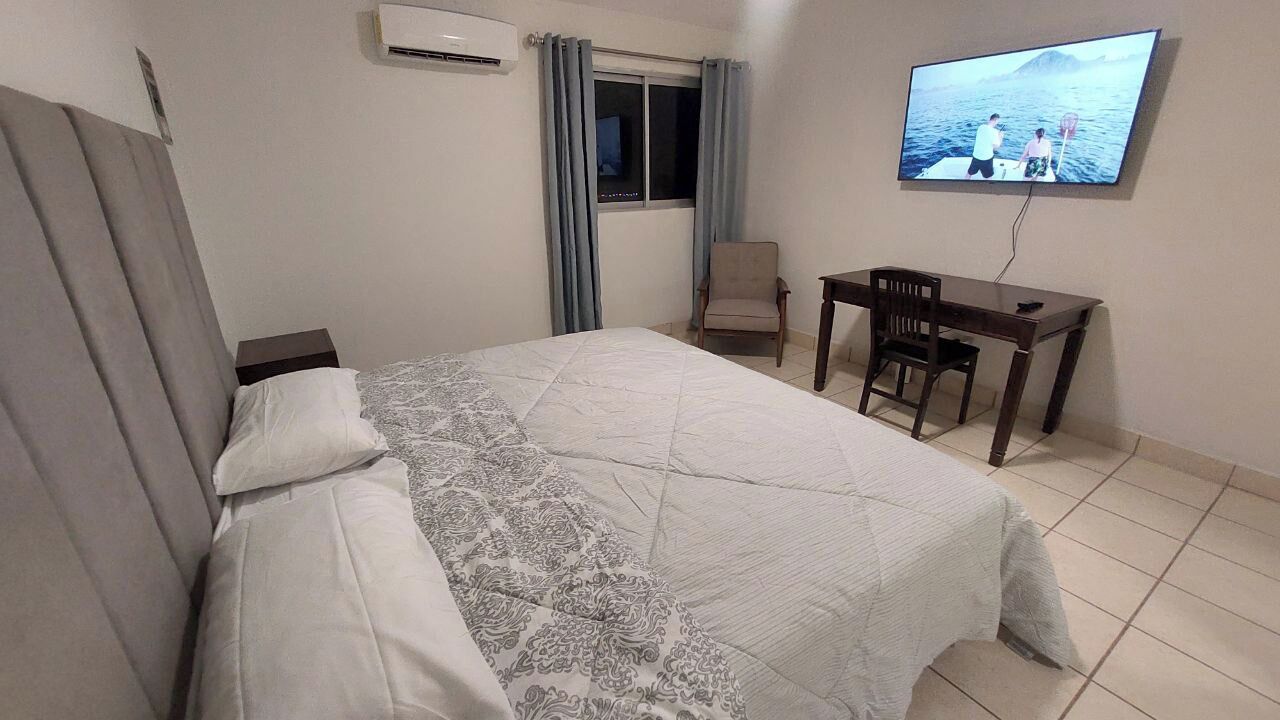 1 slaapkamer, een bureau, gratis wifi, beddengoed