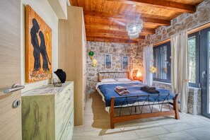 4 dormitoris, planxa i posts de planxar, wifi i roba de llit