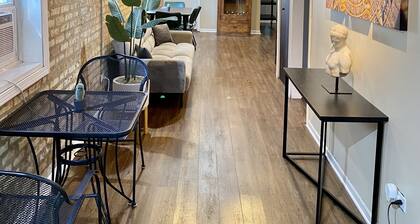 Charming retreat w/fireplace