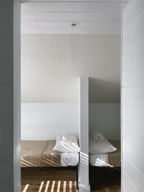 3 habitaciones, tabla de planchar con plancha y wifi gratis 